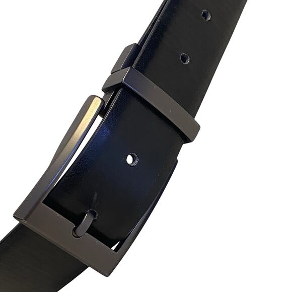 Calvin Klein Men Genuine Leather Minimalistic Buckle Belt Black Semi Shine 44.5” - Picture 1 of 4